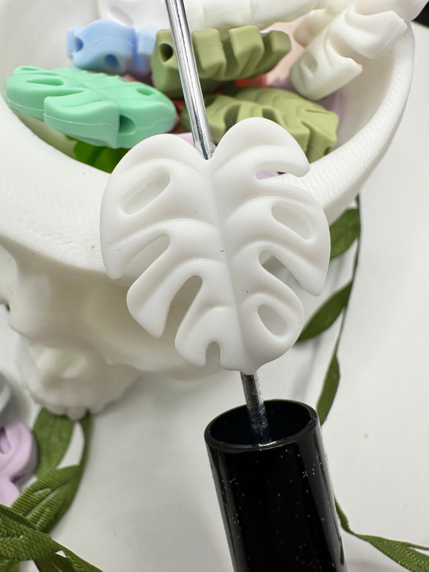 Monstera Leaf Bead, Silicone focal bead, silicone bead, silicone bead for pens, crafting beads, supply, focal, silicone supply bead 23mm
