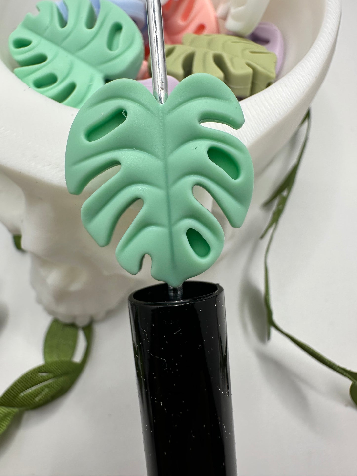 Monstera Leaf Bead, Silicone focal bead, silicone bead, silicone bead for pens, crafting beads, supply, focal, silicone supply bead 23mm
