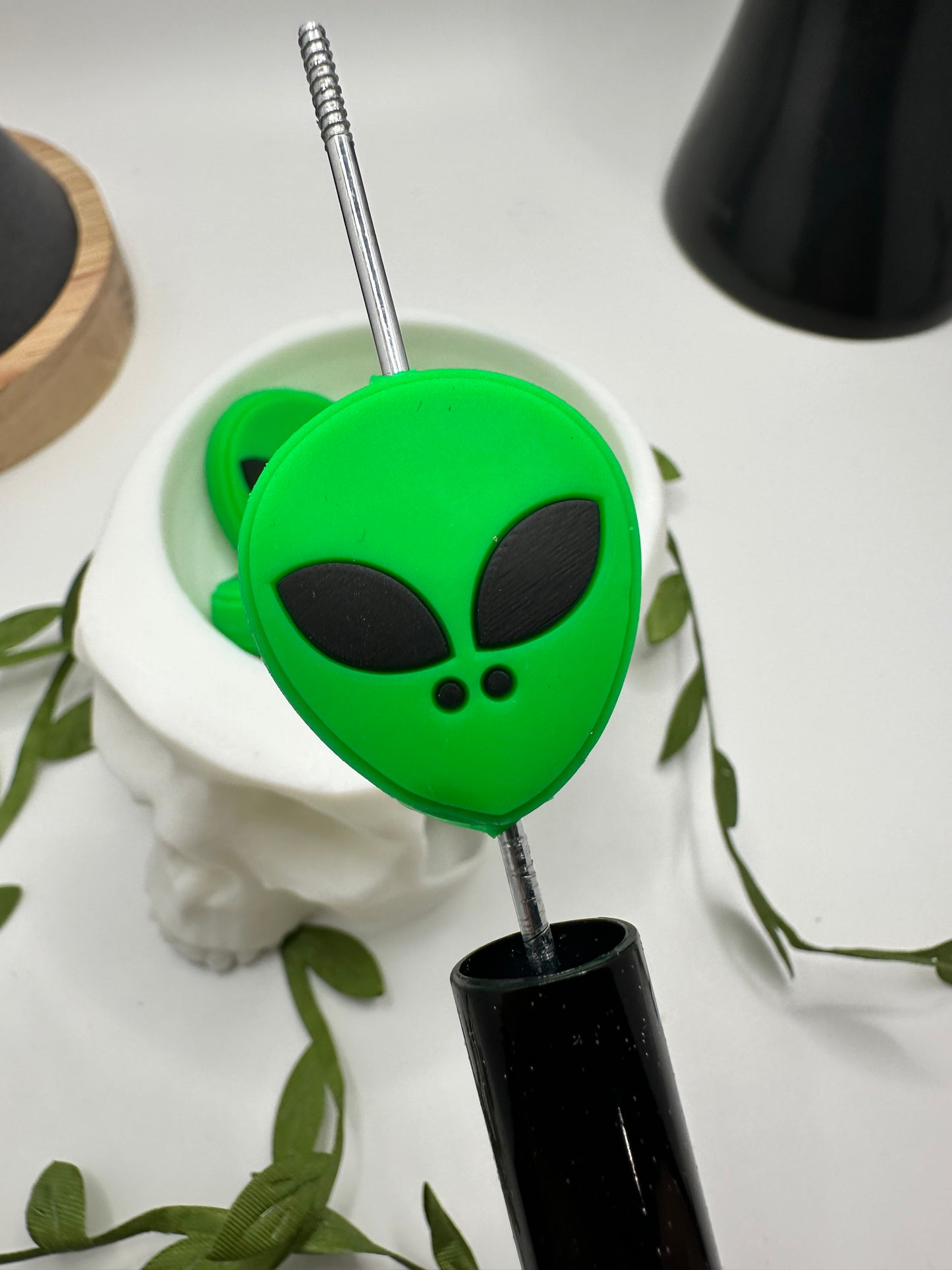 Alien Face bead, bead for pens, crafting beads, supplies, focal, supply bead, silicone focal beadable items, 1pc, 27.5mm