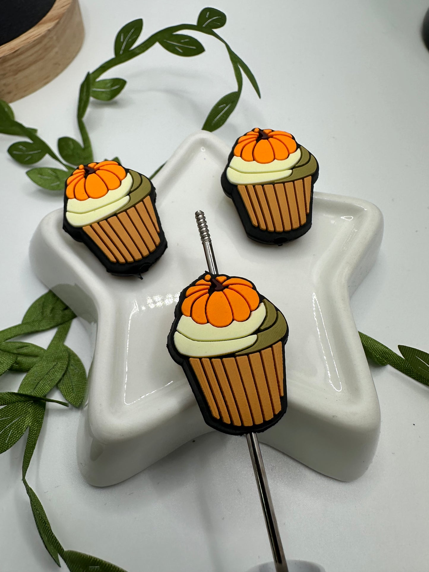 Pumpkin dessert cupcake focal bead for pen, bead supplies, Focal bead for beadable items, silicone single bead 27mm