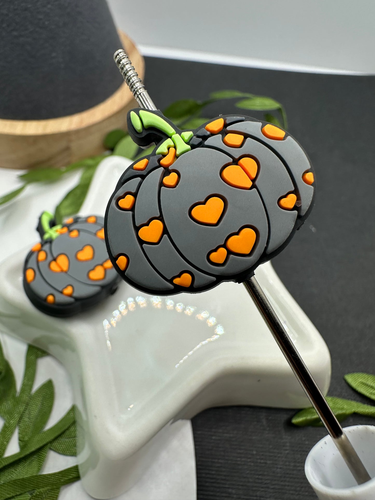 Pumpkin with heart print, silicone focal bead, 26.5mm, beads for pens
