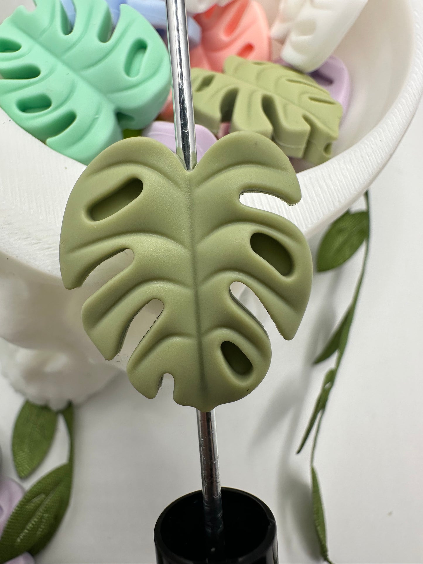 Monstera Leaf Bead, Silicone focal bead, silicone bead, silicone bead for pens, crafting beads, supply, focal, silicone supply bead 23mm