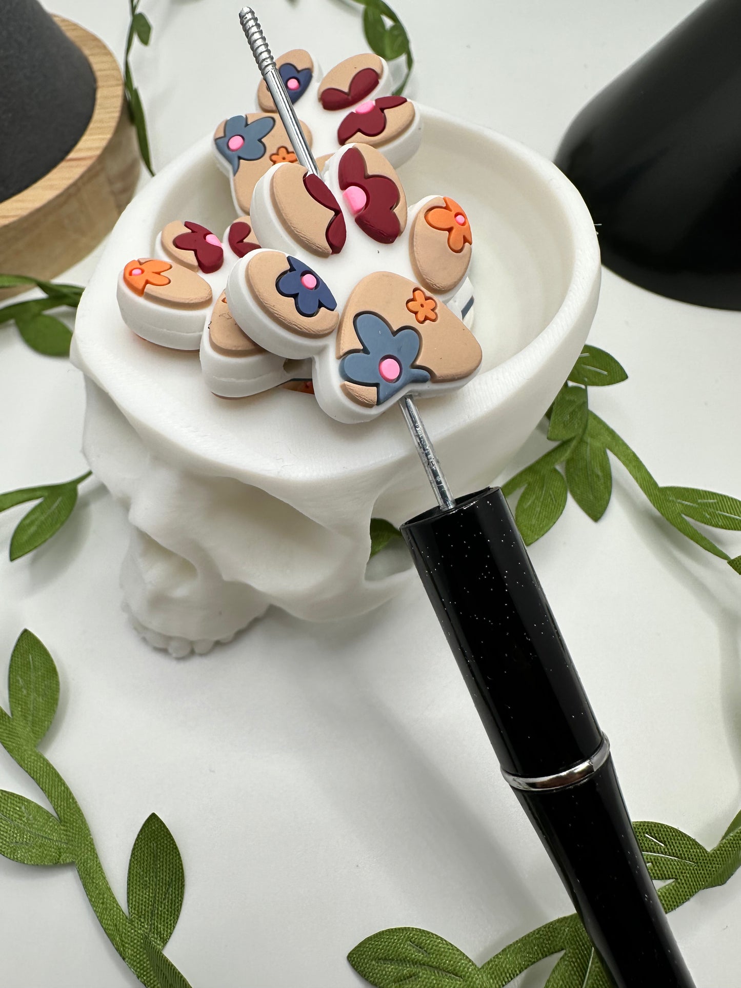 Flower paw print, bead for pens, crafting beads, supplies, focal, supply bead, silicone focal beadable items, 1pc 28.5mm
