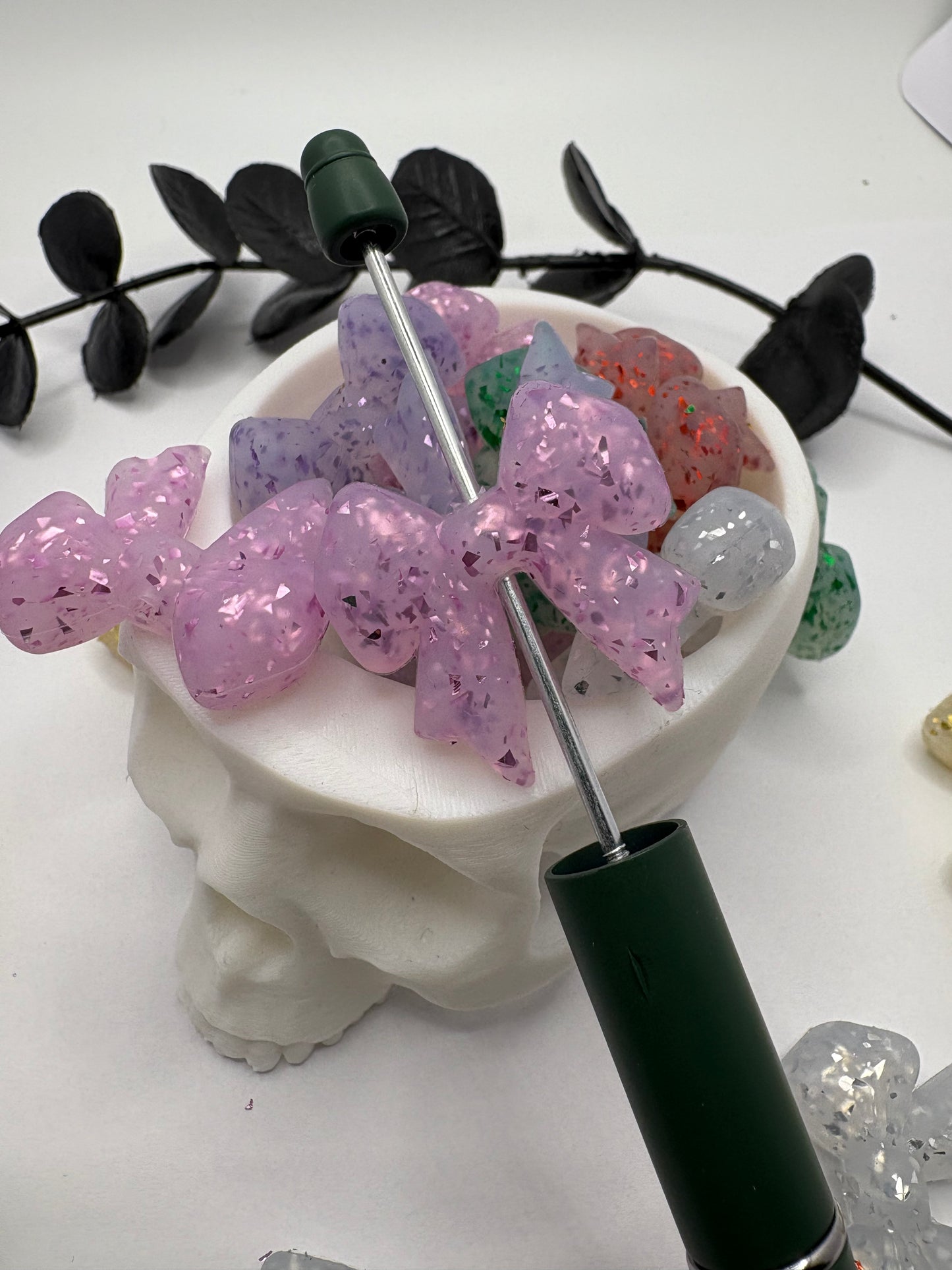 Glitter Bows bead, Silicone focal bead, cute bead for pens, 29mm, soft felxible bow bead 1pc