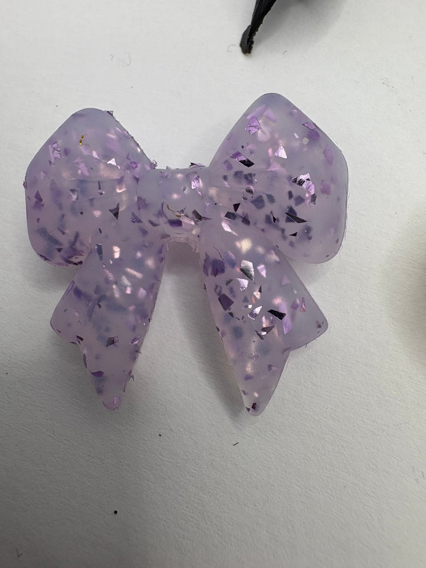 Glitter Bows bead, Silicone focal bead, cute bead for pens, 29mm, soft felxible bow bead 1pc
