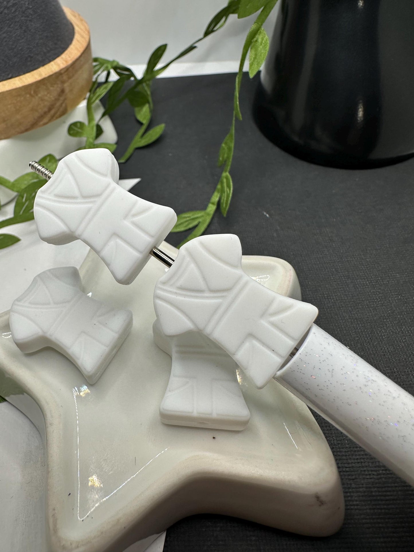 Silicone focal bead, nurse scrub white bead focal, scrubs focal, medical related focal, 25.5x22mm bead, silicone scrub bead