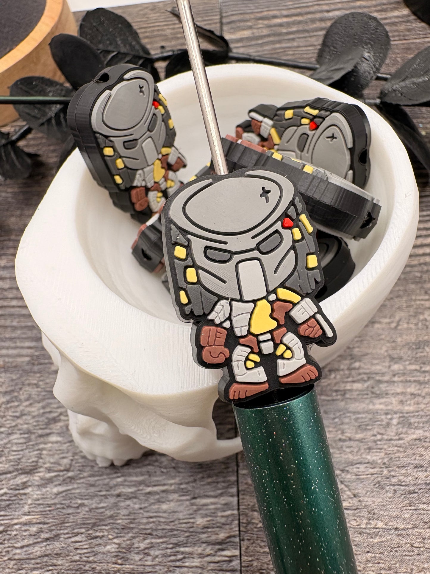 Predator character bead, Silicone focal, silicone bead for pens, crafting beads, supply focal, 30mm, 1pc
