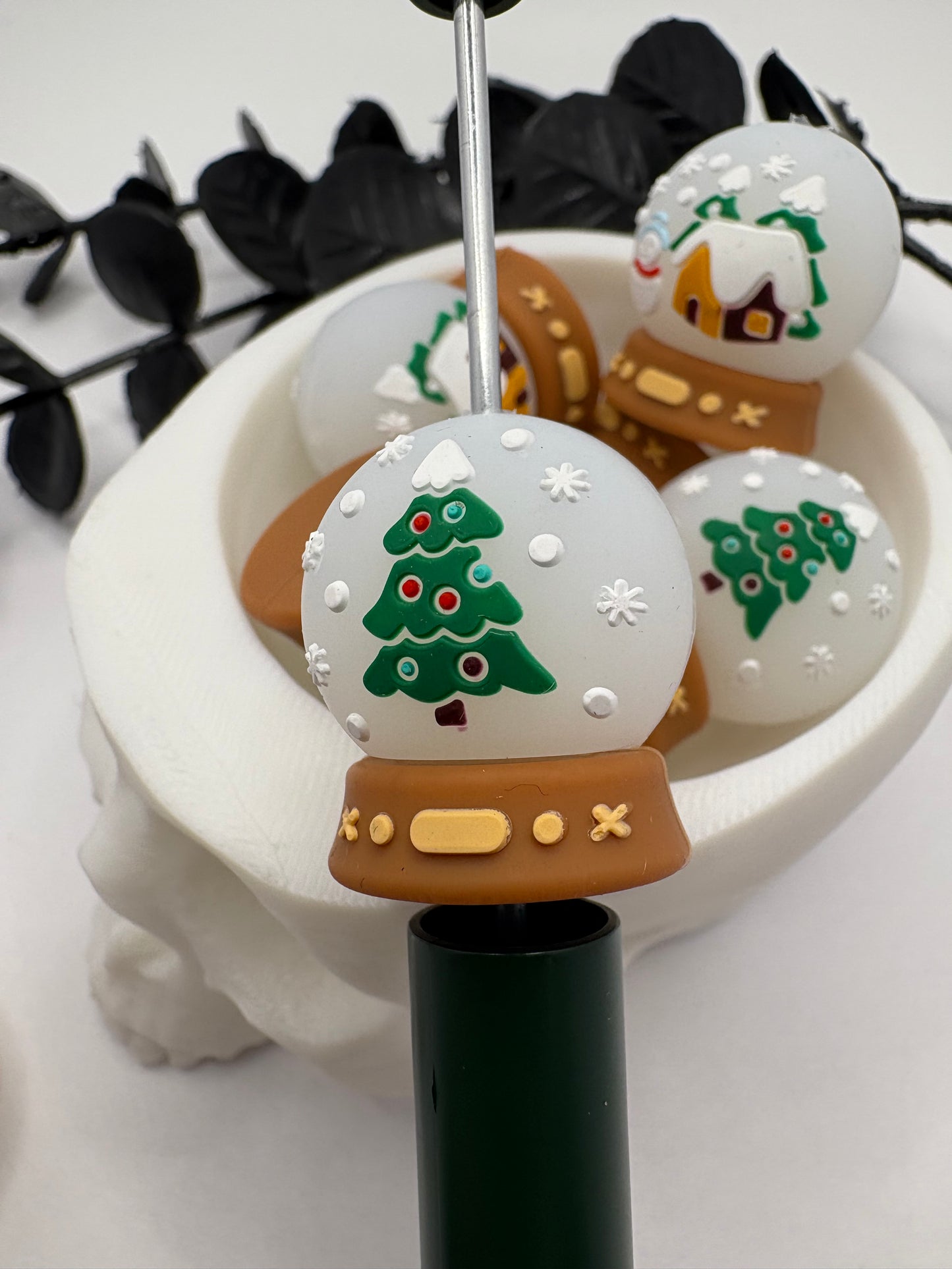 3D Christmas globe, cute silicone bead, beads for pens,  printed silicone bead, focal bead, 25mm, 1pc