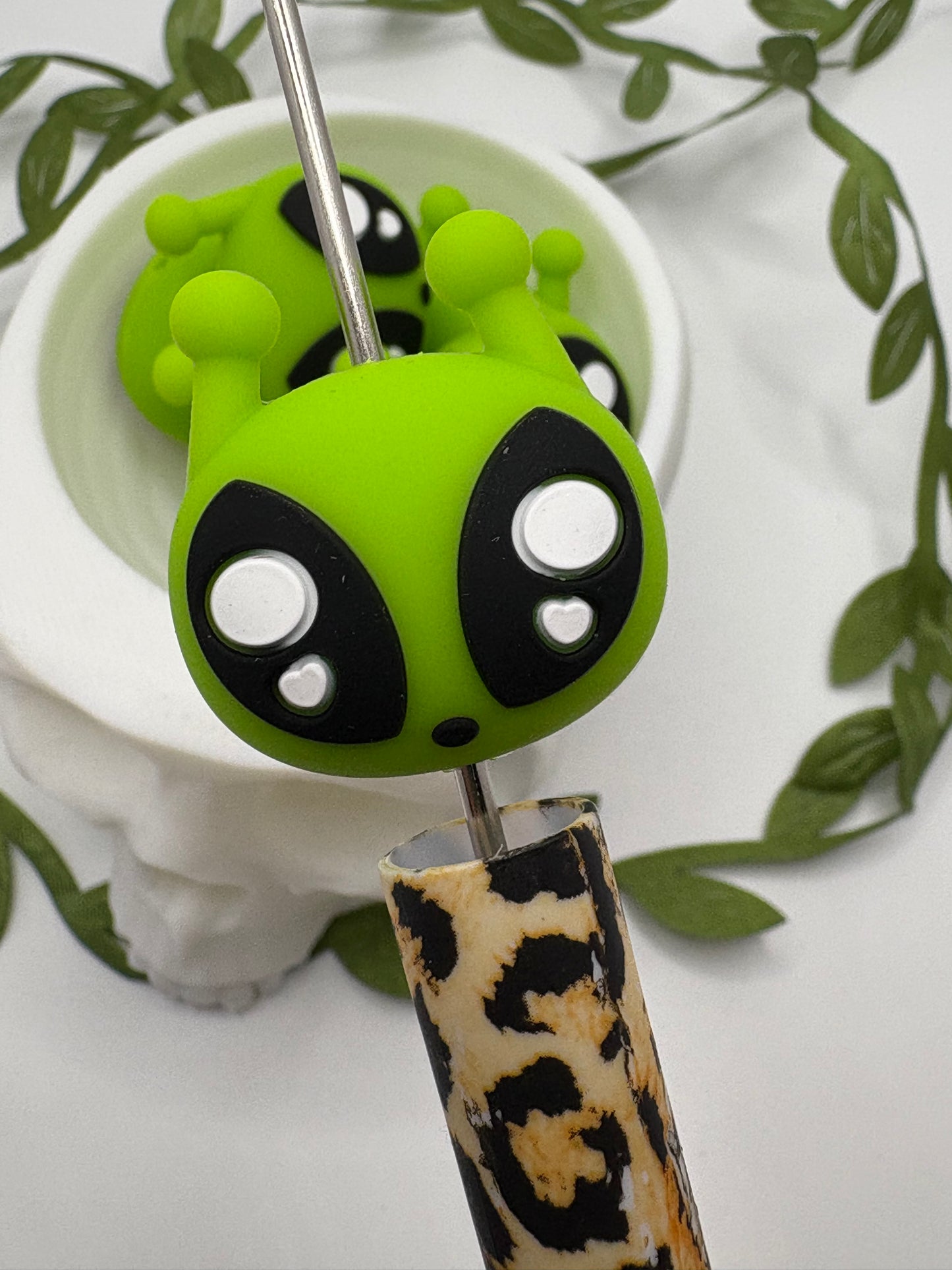 3D Alien, cute silicone bead, beads for pens,  printed silicone bead, focal bead, 28mm, 1pc