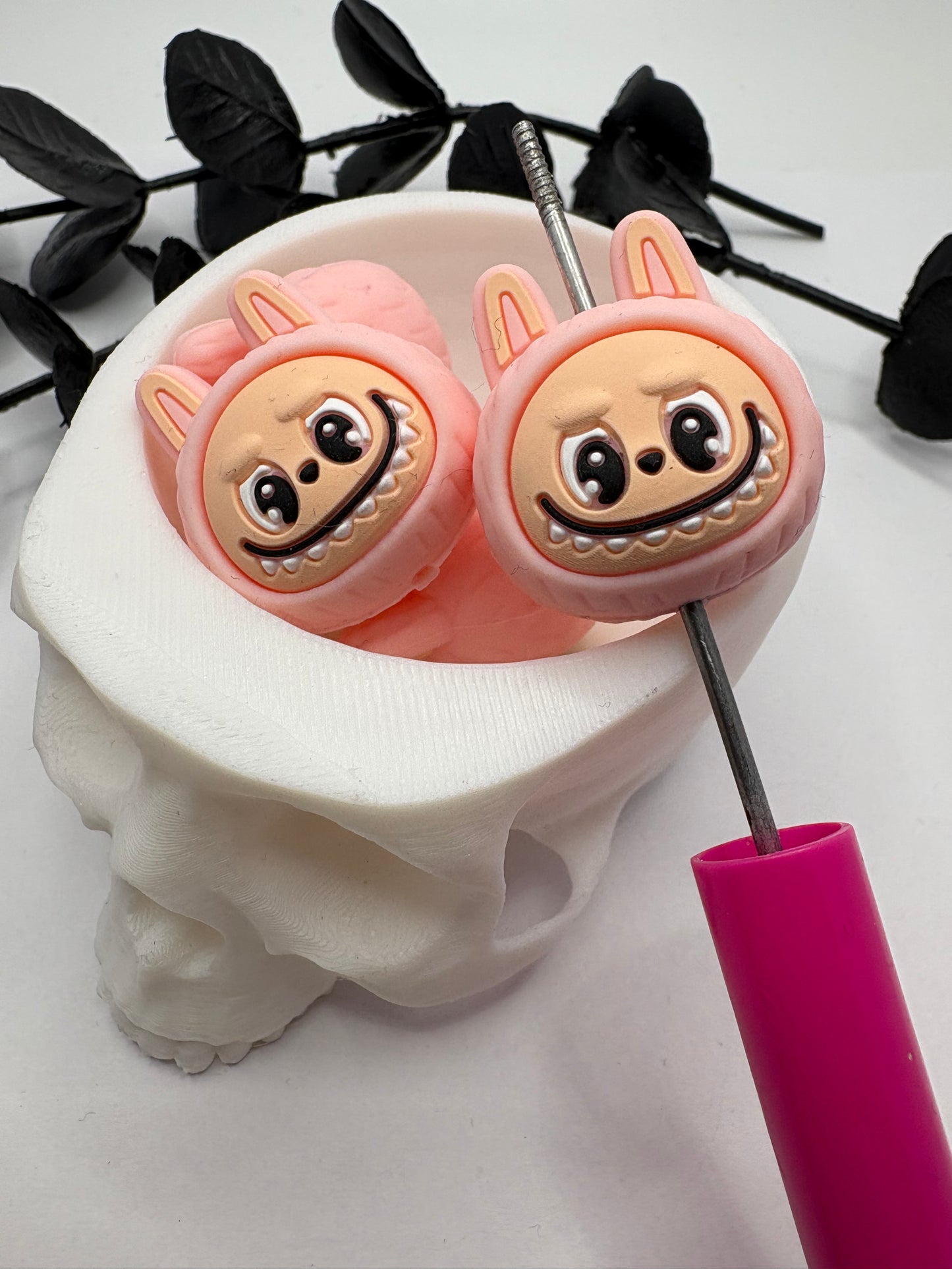 3D Monster head Bead, cute silicone bead, beads for pens, 3d monster dude, focal bead, 30mm