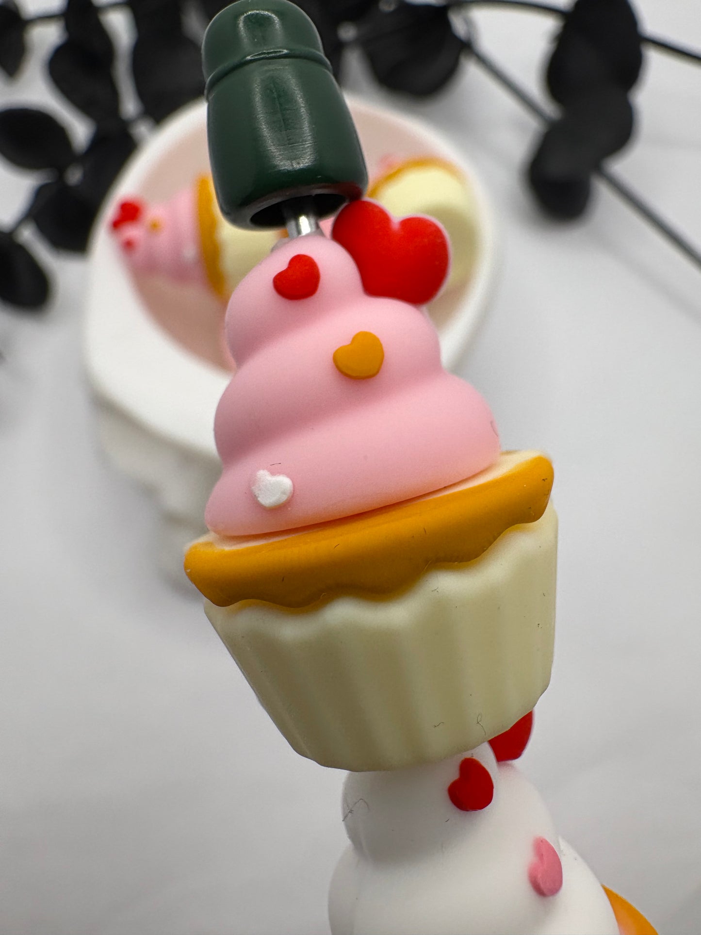 3D silicone heart cupcake, cute silicone bead, beads for pens,  printed silicone bead, focal bead, 27mm, 1pc