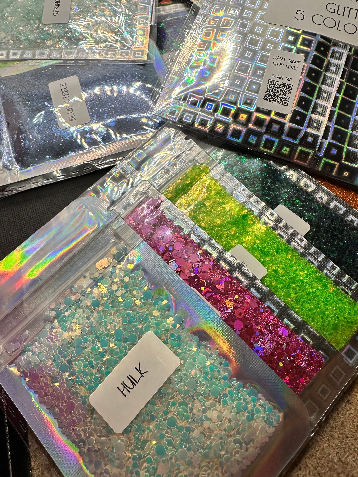 Grab bags, glitter bundles, (resin not included), glitters galore random 6grams per bag. Glitter grab bag testers, randomly picked 5 colors