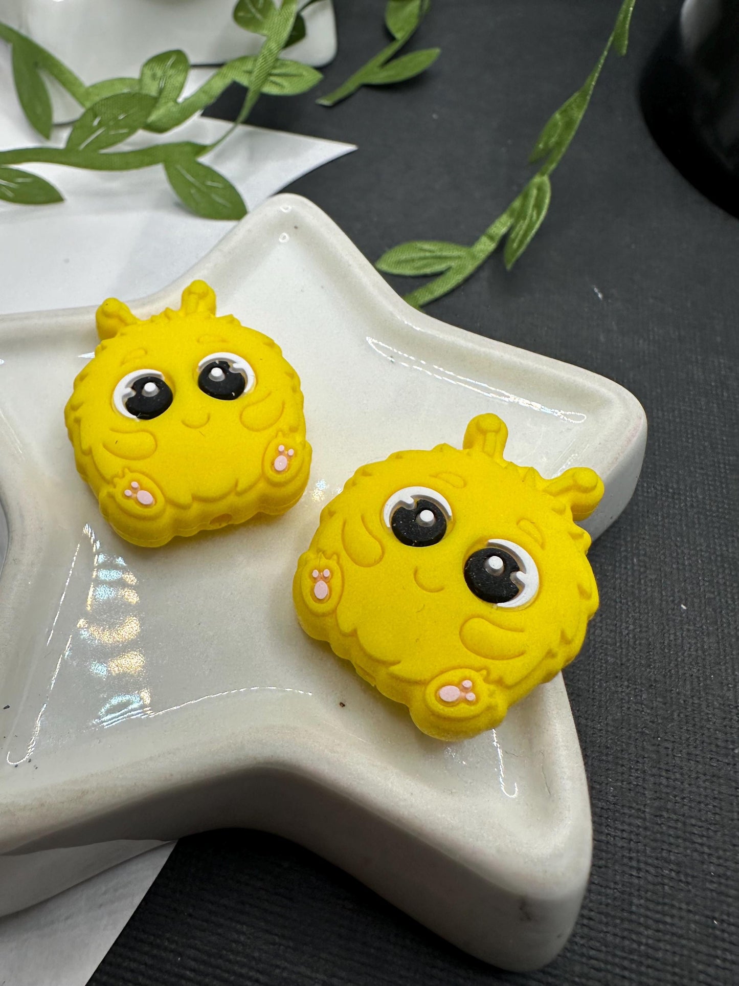 Silicone focal bead, yellow monster bead, cute bead for pens, bead for beadable items, 28mm bead double sided monster silicone bead