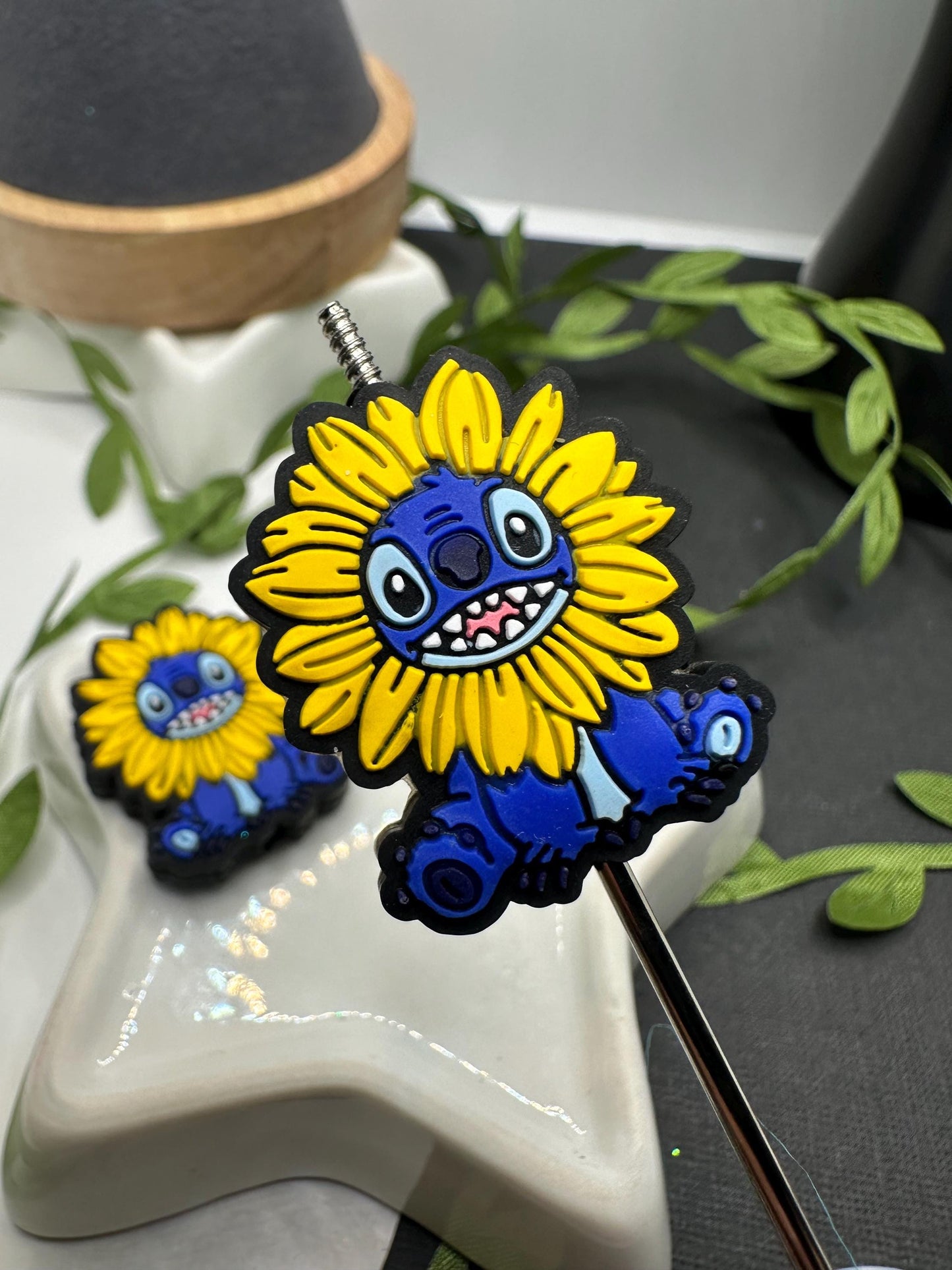 Blue Alien Sunflower, Silicone focal bead, cute bead for pens, bead for beadable items, bead double sided silicone bead 25.2mm