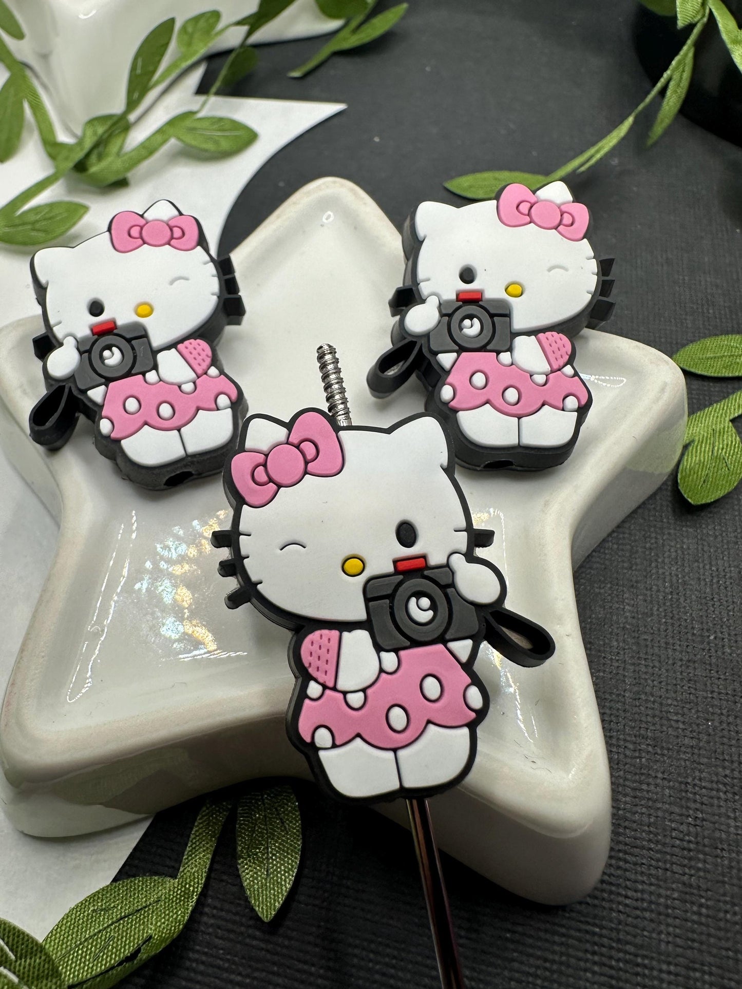 Silicone focal bead, hk kitty with camera bead, cute bead for pens, bead for beadable items, kitty HK bead double sided silicone bead 33mm